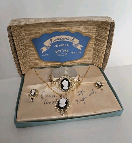 Vtg cameo set bracelet - vtg,