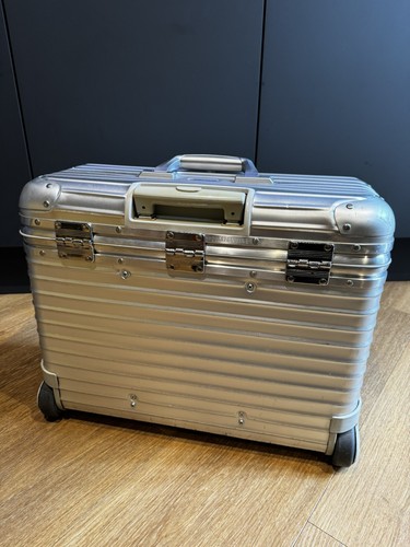 Rimowa pilot case - rimowa,