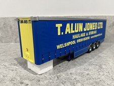 Corgi - Tri-Axle Curtainside