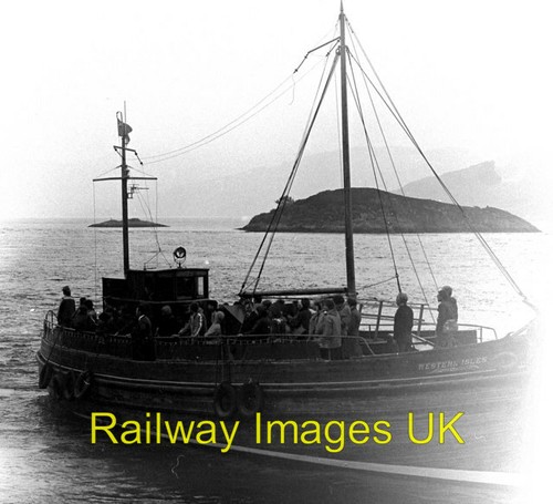 Photo fishing boat replaces - -,