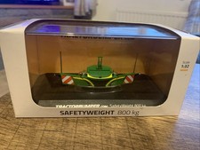 1/32 Universal Hobbies Tractor