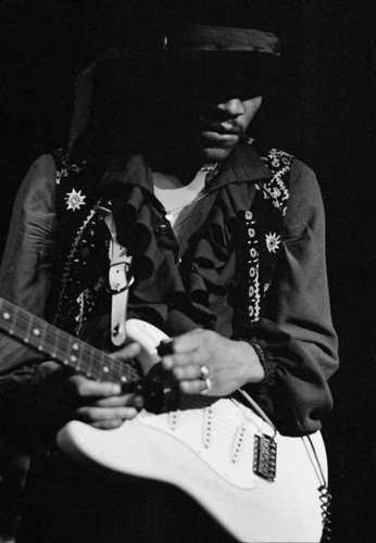 Jimi hendrix playing fender - hendrix,