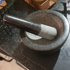 Pestle and Mortar Set Large Premium Solid Granite Stone Black - 16cm 