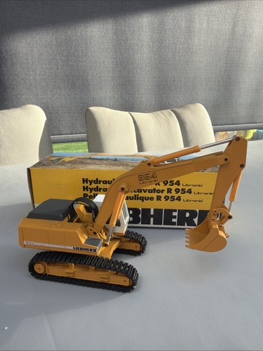 Liebherr 954 excavator model - r,