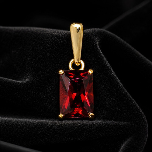 Yellow gold garnet pendant - gold, 375