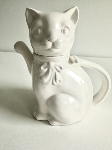 Vintage white cat teapot - vintage,
