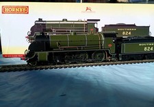 Hornby R3327 SR 4-6-0 Class S15 824 Loco Southern Olive Green