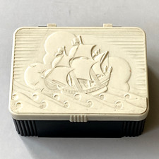 1930s Art Deco Bakelite Box &