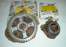 ROVER V8 PAIR OF TIMING CHAIN WHEELS GENUINE NEW NOS 610289 90602372