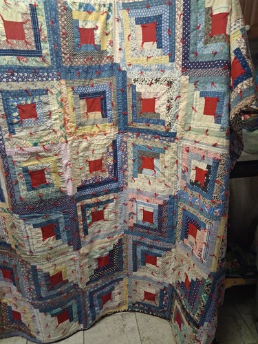 Vintage antique quilt - quilt, log
