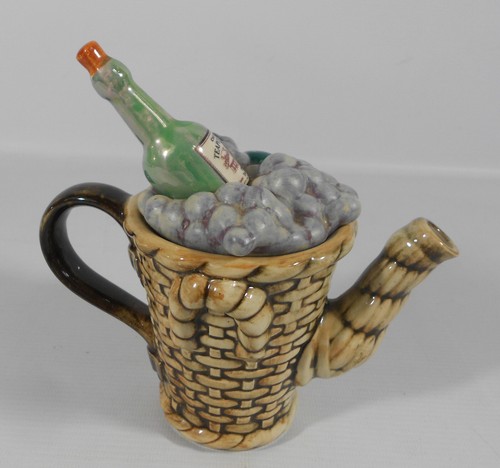The teapottery grapes wine - the,