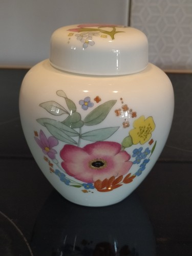Wedgwood meadowsweet ginger - "meadowsweet",