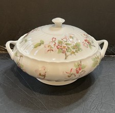 WEDGWOOD APPLE BLOSSOM Round