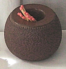 MATCH STRIKER VINTAGE CERAMIC