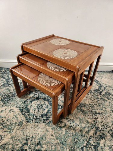 Mid century tile - mid, nest