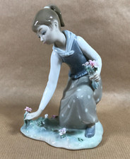 Lladro Figurine #1172 Girl