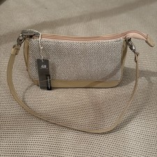 David Jones Tan shoulder