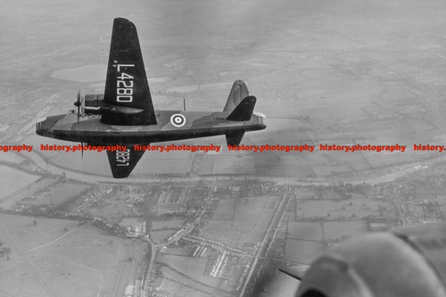 F008092 british bomber vickers - british,