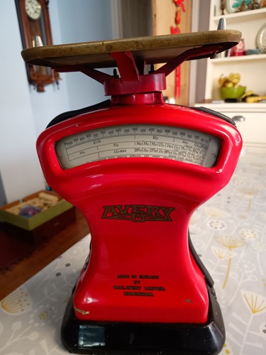 Vintage post office scales - ,