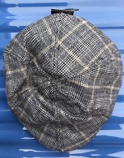 Men’s Grey Cream Check Flat