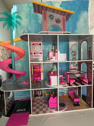 Lol omg house surprises - house,
