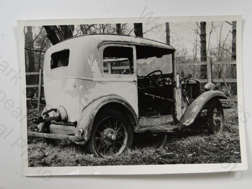 Derelict vintage car - car, austin