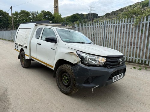 Toyota hilux breaking - 2.4,