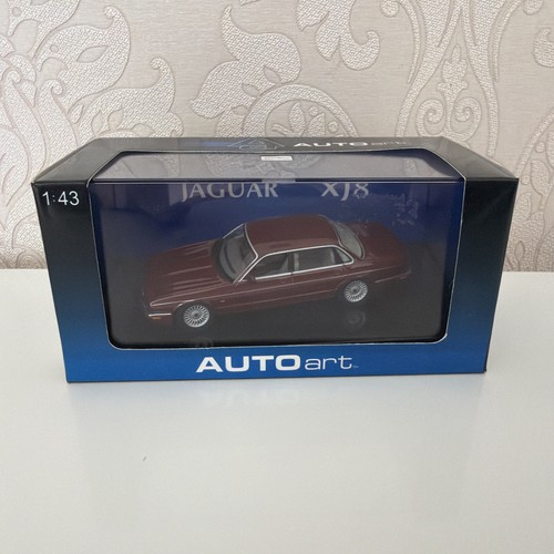 Autoart jaguar xk8 red - 1:43,