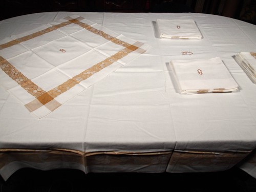 Table service place - table,