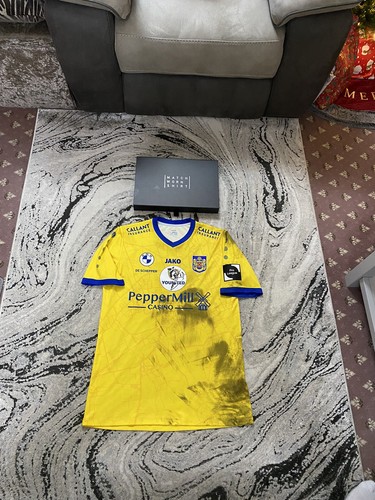 Beveren match worn signed - beveren,