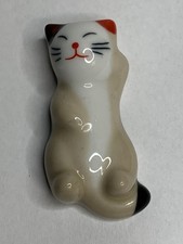 Japanese Ceramic Chopstick Rest – Maneki Neko Cat Figurine Hashioki