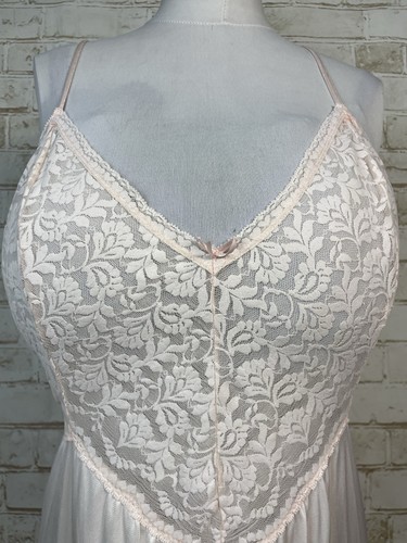Vintage pale pink silky - pink,