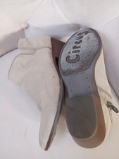 women shoe boots 8.5 womens 