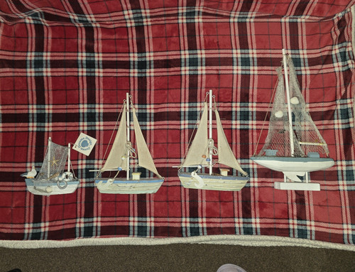 Nautical wooden sailboat - 4x,