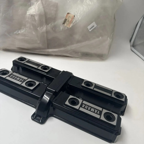 Yamaha valve cover xj700 - yamaha,