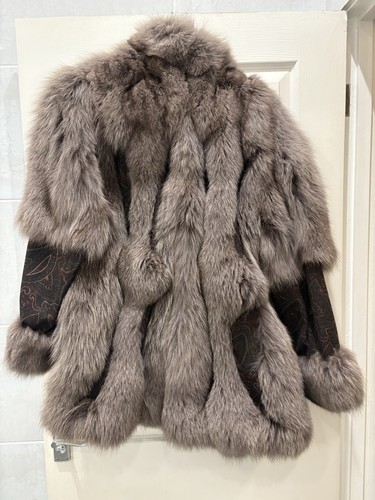 Brown fox fur - brown, medium
