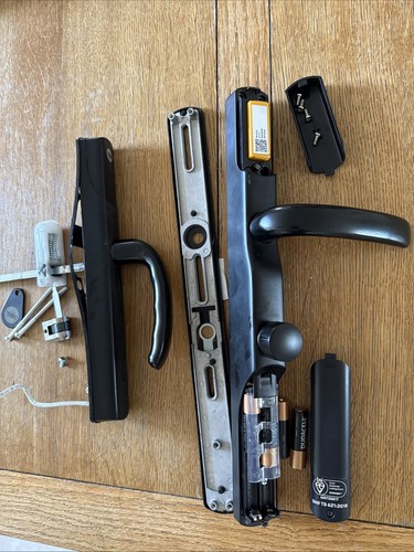 Yale connexis door lock - yale,