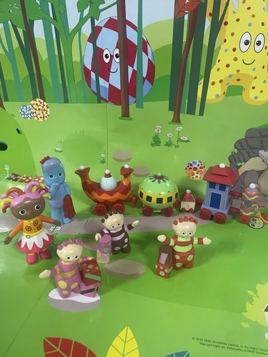The night garden figures - night,