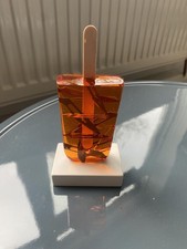 Miss Bugs Orange , Echo