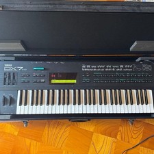 21) YAMAHA DX7 II-D