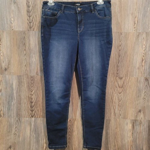 Curve appeal essential - appeal, skinny