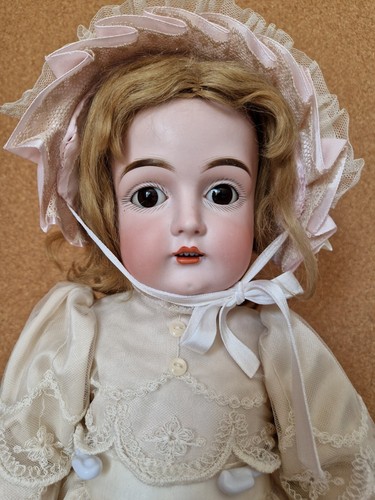 Antique bisque head no - 21",
