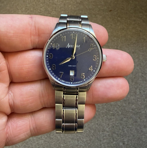 Accurist classic quartz 40mm - classic,