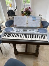 Yamaha PSR 275 Electronic Keyboard Portatone 61 Key Silver with Carry Case