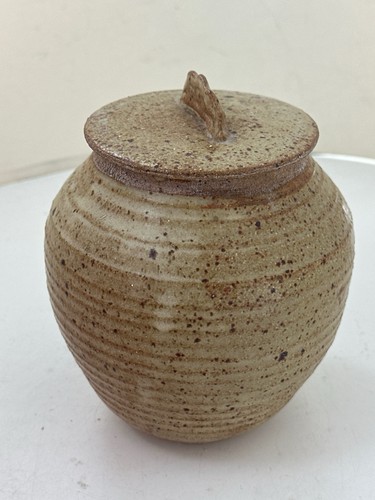 Studio pottery jar - studio, lid