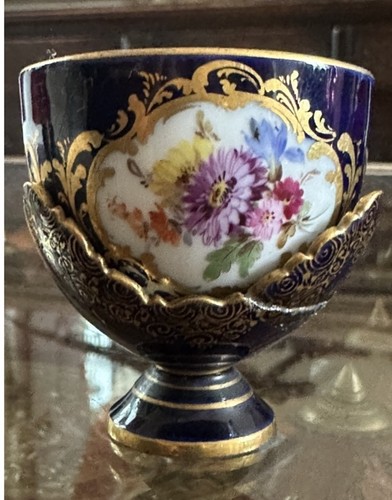 Meissen porcelain egg cup - egg,