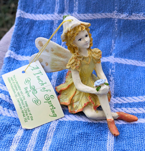 Bnwt vintage yellow mythical - vintage,