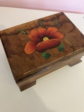 Vintage wooden jewellery music