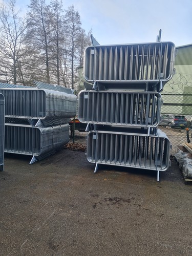 Pedestrian barriers crowd - barriers,
