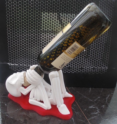 Comic novelty skeleton - comic,, wine